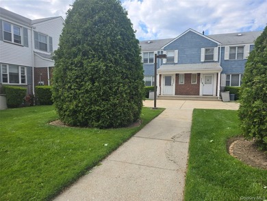 Welcome to this Beatiful 4Bed 3Full Bath duplex-style condo in - photo 1