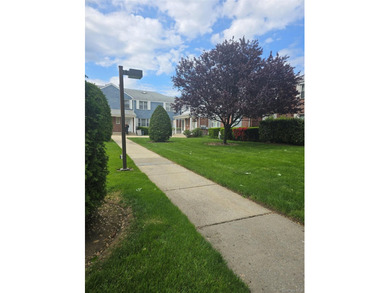 Welcome to this Beatiful 4Bed 3Full Bath duplex-style condo in - photo 3