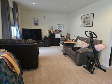 Welcome to this Beatiful 4Bed 3Full Bath duplex-style condo in - photo 7