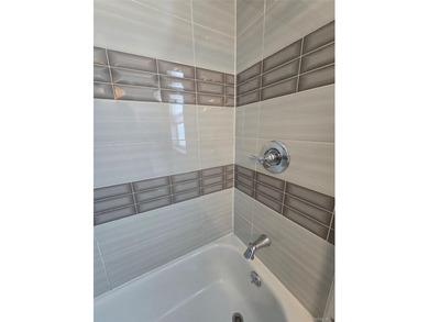 Welcome to this Beatiful 4Bed 3Full Bath duplex-style condo in - photo 9