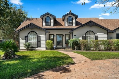 Beautiful home with alot of character in Progresso Lakes. It - photo 1