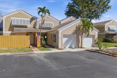 (private lake, pond, coastal) Townhome/Townhouse For Sale in Pembroke Pines Florida