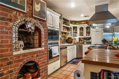 Beautiful home with alot of character in Progresso Lakes. It - photo 8