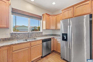 Wake up to breathtaking mountain views while enjoying the - photo 4