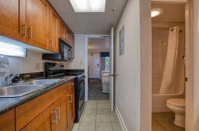 Wake up to endless ocean views in this beautiful 1 bedroom, 1