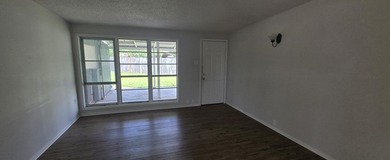 Investor special! This 3-bedroom, 2-bath home is ready to be - photo 4