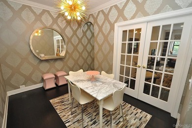 Elegant & spacious prewar 2 bed, 2 bath corner unit in The - photo 7