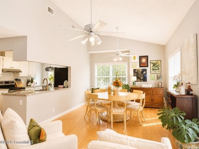 Welcome to Lowcountry living in the heart of St. Simons Island! - photo 8