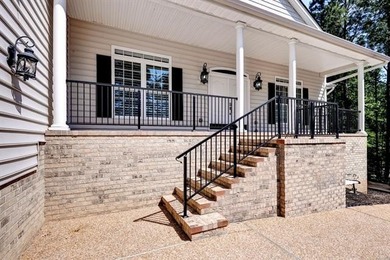 Versatile, Spacious, Move-In Ready - With NO HOA in the heart of - photo 2