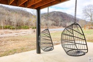 Riverfront cabin in Glenwood, Arkansas with great views, lots of - photo 5