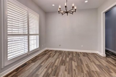 Versatile, Spacious, Move-In Ready - With NO HOA in the heart of - photo 6