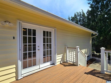 A perfect blend of space and community, this well maintained - photo 3