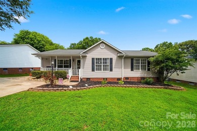 927 Victoria Avenue is a truly rare offering: an UPDATED, RANCH - photo 1