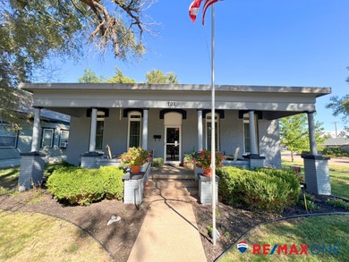 (private lake, pond, creek) Home Sale Pending in Garden City Kansas