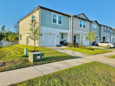 (private lake, pond, creek) Townhome/Townhouse For Sale in Gibsonton Florida
