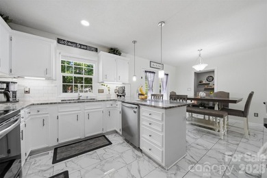 927 Victoria Avenue is a truly rare offering: an UPDATED, RANCH - photo 3