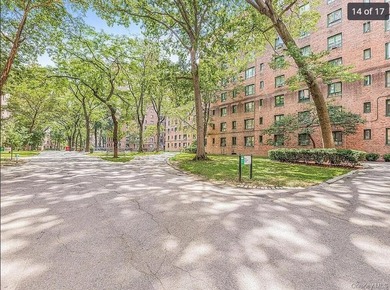 Realtors, please call ShowingTime for shows. Parkchester South - photo 15