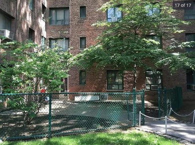 Realtors, please call ShowingTime for shows. Parkchester South - photo 17