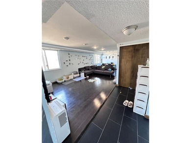Elmwood Park Condominium! This bright and airy 3rd-floor unit - photo 4