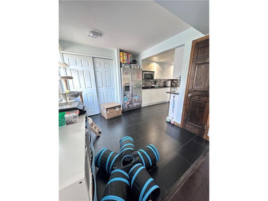 Elmwood Park Condominium! This bright and airy 3rd-floor unit - photo 6