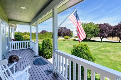 Quintessential Sequim home with beautiful architecture and - photo 5
