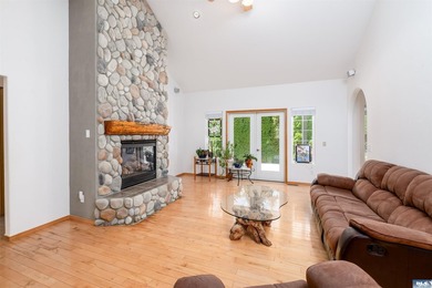 Quintessential Sequim home with beautiful architecture and - photo 7