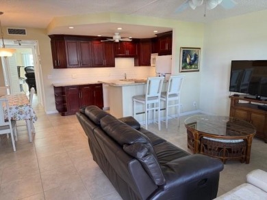 (private lake, pond, creek) Condo For Sale in Deerfield Beach Florida