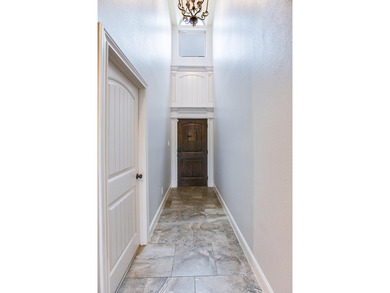 Beautiful 5 Bedroom, 3 Bath brick home on 1.05 fenced in acre - photo 6