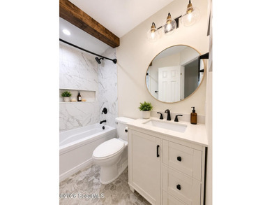Welcome to this single-level 2-bedroom, 2-bathroom condo - photo 7