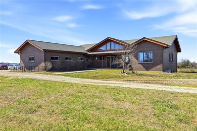 Incredible opportunity to escape the city and own a truly - photo 2