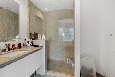 Most desirable 2 bed / 2.5 bath South-East corner unit at Reach