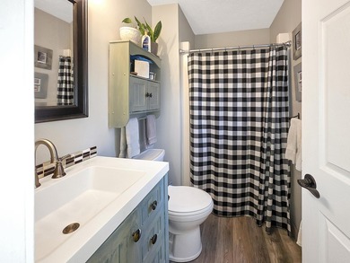 Well-maintained and stylish 2 bedroom, 3 bath home situated on a - photo 19