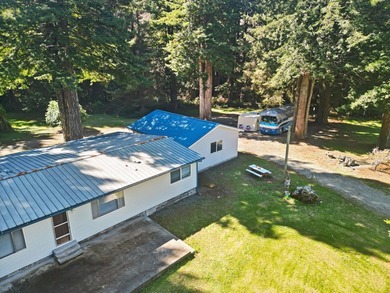 Versatile country property on 2.49 acres surrounded by beautiful - photo 26