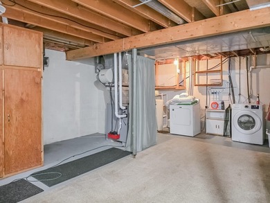 Well-maintained and stylish 2 bedroom, 3 bath home situated on a - photo 27