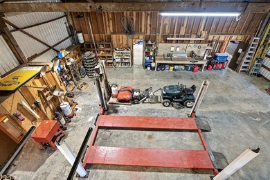 Versatile country property on 2.49 acres surrounded by beautiful - photo 35