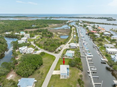 This 2023 construction on concrete pilings will charm you with - photo 3