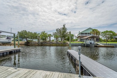 This 2023 construction on concrete pilings will charm you with - photo 4
