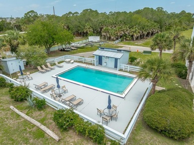 This 2023 construction on concrete pilings will charm you with - photo 5
