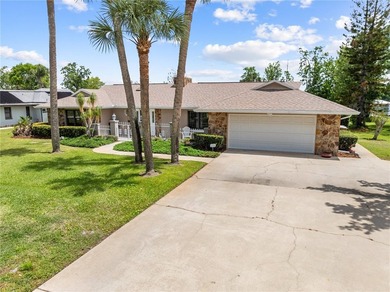 Fantastic FOUR-bedroom THREE- bath pool home situated on a 0.732 - photo 3