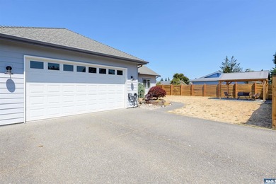 Lovely three bedroom mountain view home in the heart of - photo 3