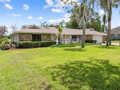 Fantastic FOUR-bedroom THREE- bath pool home situated on a 0.732 - photo 4