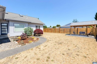 Lovely three bedroom mountain view home in the heart of - photo 4