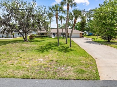 Fantastic FOUR-bedroom THREE- bath pool home situated on a 0.732 - photo 6