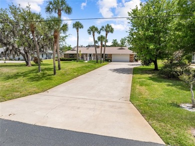 Fantastic FOUR-bedroom THREE- bath pool home situated on a 0.732 - photo 7