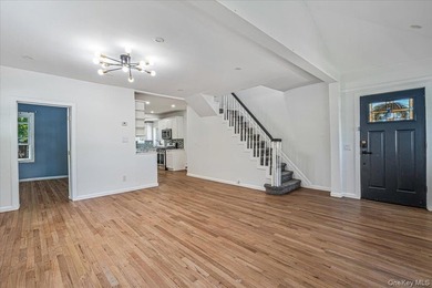 Welcome to this spacious and inviting Colonial in Freeport - photo 9
