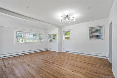 Welcome to this spacious and inviting Colonial in Freeport - photo 10