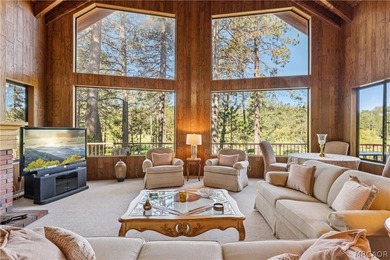 Welcome to this exceptional mountain retreat with one-of-a-kind - photo 1