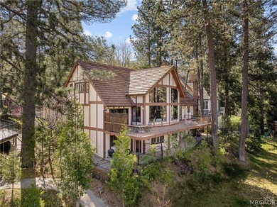Welcome to this exceptional mountain retreat with one-of-a-kind - photo 2