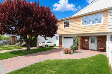Located in the desirable 10308 area of Staten Island, this - photo 3