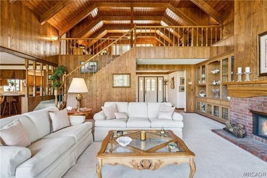 Welcome to this exceptional mountain retreat with one-of-a-kind - photo 8